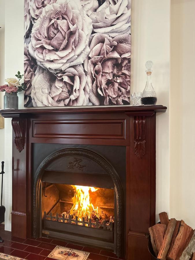 Wine And Roses Bed And Breakfast Аделейд Екстериор снимка